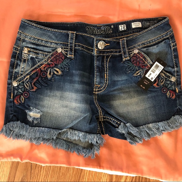 Miss Me Pants - NWT MISS ME EMBROIDERED SHORTS 28W